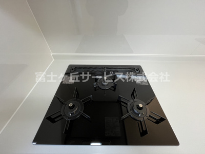 【キッチン】 | 掛川市秋葉路 中古戸建て | 3口ガスコンロ