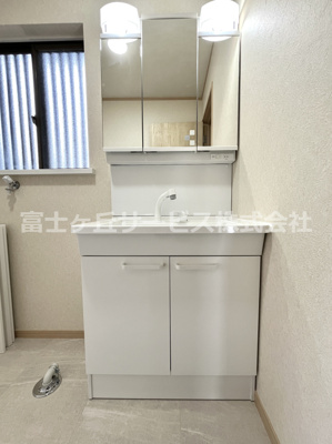 【独立洗面台】 | 掛川市秋葉路 中古戸建て | 独立洗面台、朝の身支度には欠かせません