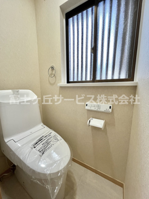 【トイレ】 | 掛川市秋葉路 中古戸建て | 落ち着いた色調のトイレです