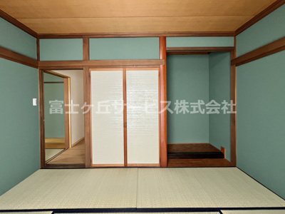 【寝室】 | 掛川市秋葉路 中古戸建て | 床の間と収納があります