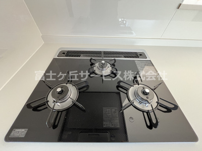 【キッチン】 | 袋井市太田 中古戸建て | 3口ガスコンロ