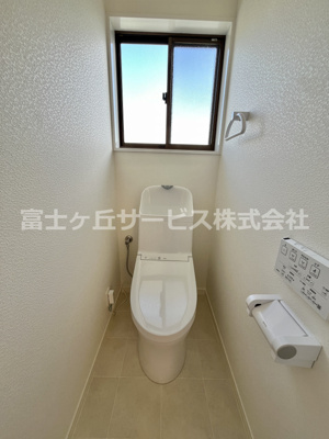【トイレ】 | 袋井市太田 中古戸建て | 2階のトイレ