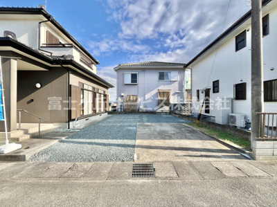 【駐車場】 | 袋井市太田 中古戸建て | 6台駐車可能