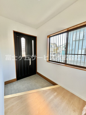 【玄関】 | 袋井市太田 中古戸建て | 玄関です