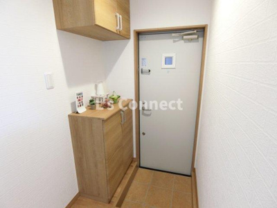 【玄関】 | ラフィーノ泉中央 | 上下の下駄箱で靴も収納できます。