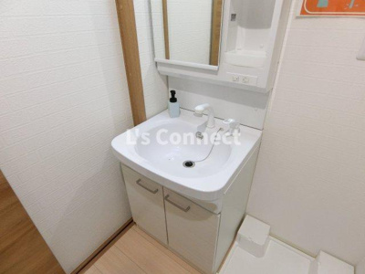 【洗面所】 | ラフィーノ泉中央 | 朝の支度もスムーズな独立洗面台。