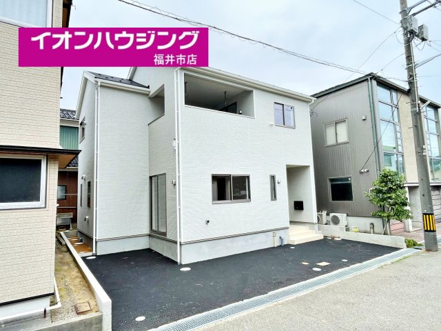 クレイドルガーデン金沢市駅西本町　第３