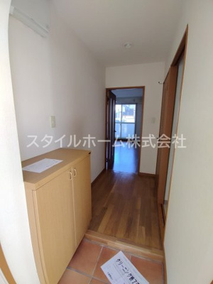 【玄関】 | ロイヤルハイツ五番館 | イメージ写真です。