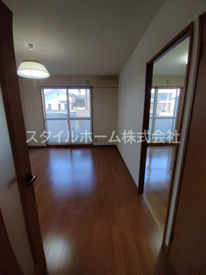 【居間・リビング】 | ロイヤルハイツ五番館 | イメージ写真です。