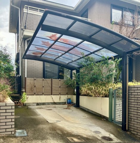 下小山田町戸建の駐車場