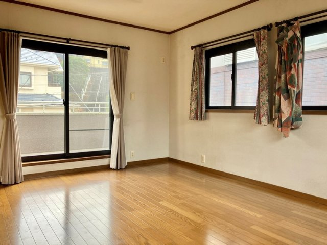 下小山田町戸建の寝室