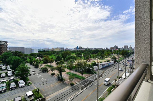 【展望】 | アーサー箱崎公園パークビュー | 前面はさえぎる高層ビルもなく、美しい青空の眺望が広がります