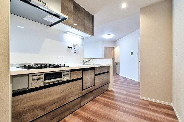 【キッチン】 | アーサー箱崎公園パークビュー | キッチンはゆったりとしたスペースが取られています。食洗機付きで後片付けも楽々