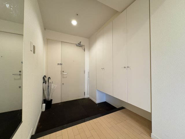 レグノ・セレーノの玄関