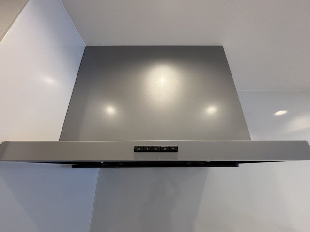 【キッチン】 | オリエントハイツ篠栗 | 汚れが気になりがちなレンジフードも新品に交換済みです