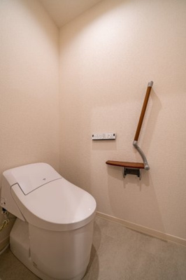 上下階にトイレあり（写真は１階トイレです）。