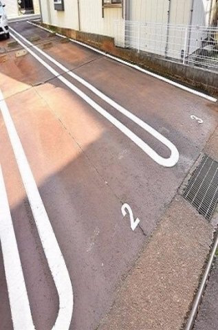 ヴィラ　グレイスフル　Ⅰの駐車場