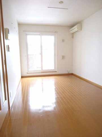 ヴィラ　グレイスフル　Ⅰの居間・リビング