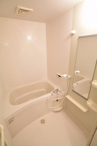 ヴィラ　グレイスフル　Ⅰの浴室