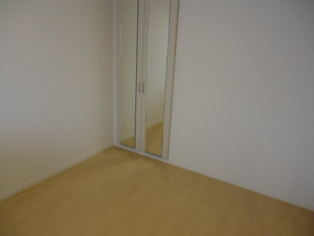 ウィング東合川の内装|洋室