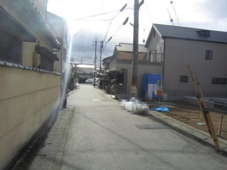 【前面道路含む現地写真】