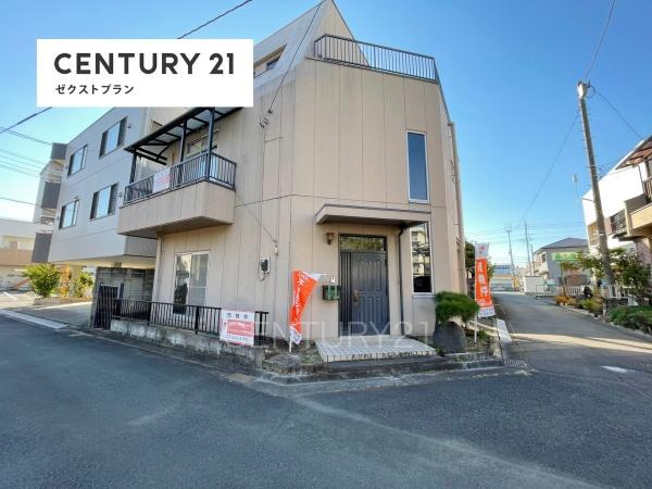 前橋市南町三丁目中古の前面道路含む現地写真|角地です。