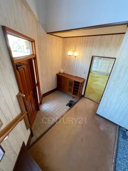 前橋市南町三丁目中古の玄関|シューズボックス付きの玄関です。