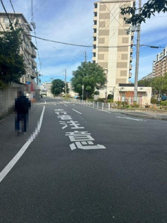 【前面道路含む現地写真】