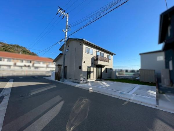和歌山市西庄　中古戸建の前面道路含む現地写真