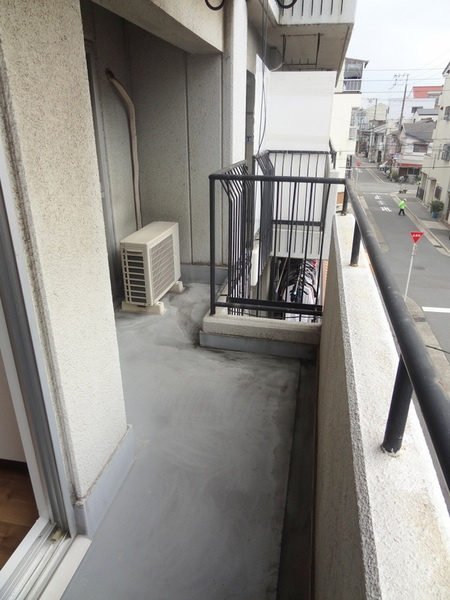 栄平尾マンションのバルコニー|★ワイドなバルコニー★