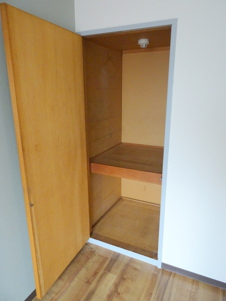 栄平尾マンションの収納|★洋室の収納★