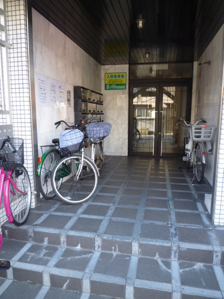 ＡＺ２６のエントランス|★建物入口★