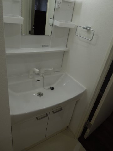 夙川松風公園アーバンライフの独立洗面台