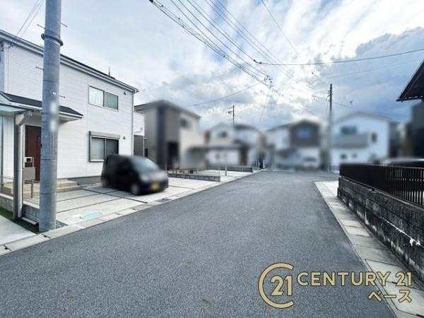 橿原市雲梯町　一戸建の前面道路含む現地写真|小学校まで徒歩圏内にあり、落ち着いた雰囲気の住宅地内です！