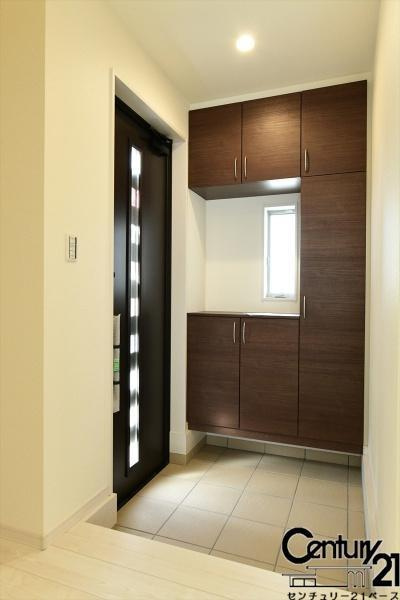 リーブルガーデン杏町 １号棟 ／新築一戸建の内観：施工例|■玄関には大容量シューズボックス完備！■