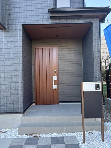 豊田市高上2丁目2期　全2棟・1号棟の玄関|訪れる人を心地よく迎え入れます。