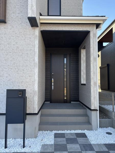 豊田市高上2丁目2期　全2棟・2号棟の玄関|訪れる人を心地よく迎え入れます。