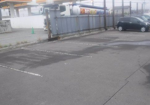 レオパレスサンビームの駐車場