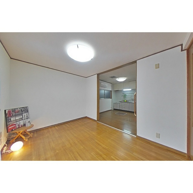 岐阜市下奈良１丁目の一戸建ての居間・リビング