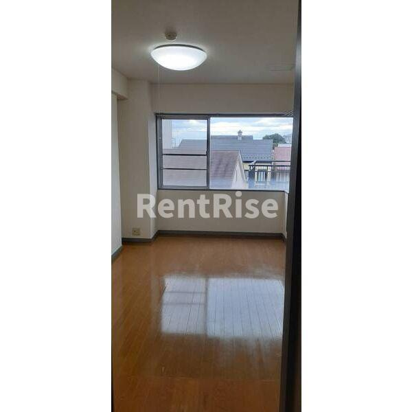 サンローズ本町の居間・リビング