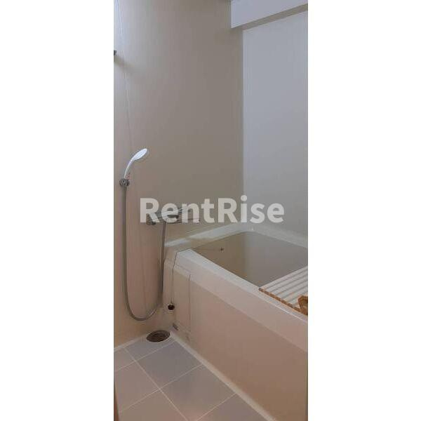 サンローズ本町の浴室