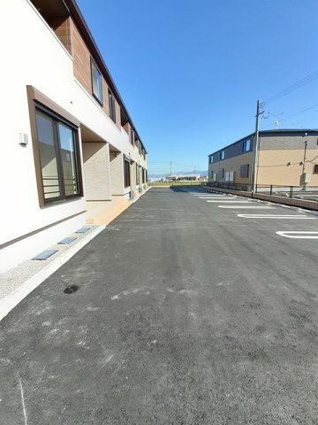 エム・スマイルの駐車場