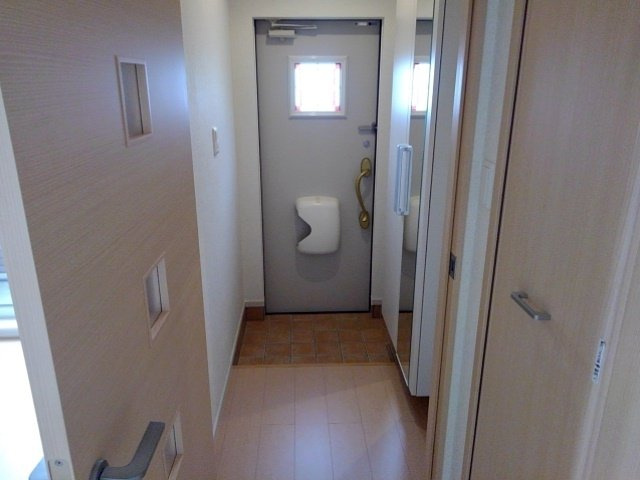 ヴィラ　サローネの玄関