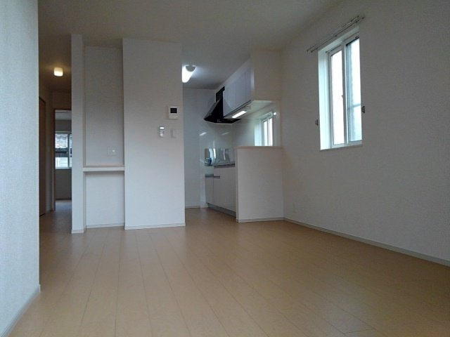 ヴィラ　サローネの居間・リビング