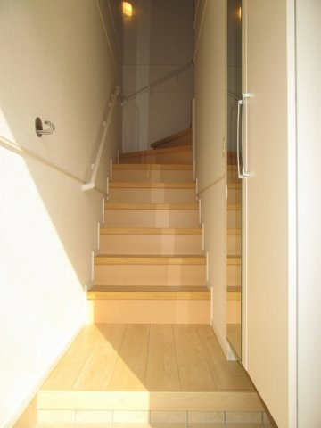 ブーゲンヒルズレイ浜田の玄関