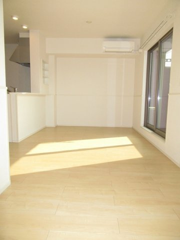 ブーゲンヒルズレイ浜田の居間・リビング