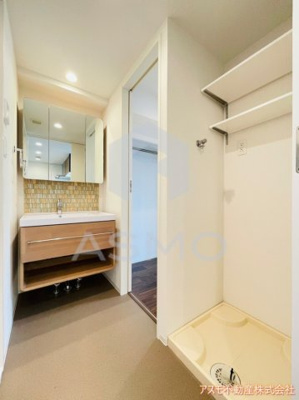 【洗面所】 | セレニテフラン野田阪神駅前 | ※同物件　別間取り　参考写真