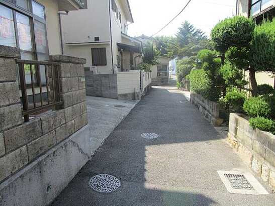 【前面道路含む現地写真】