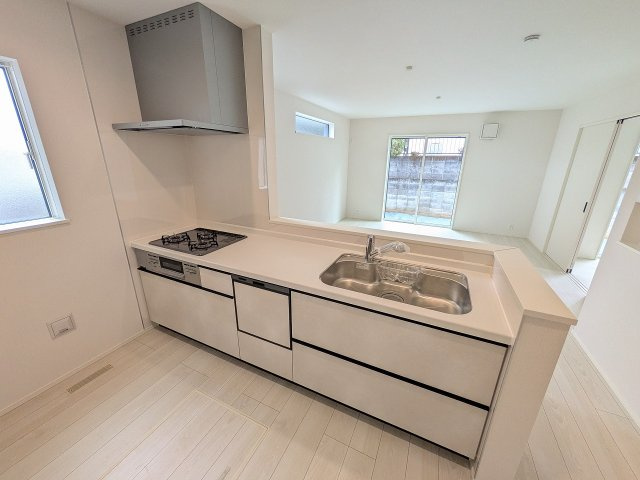 八王子市　館町　新築一戸建て　２４ー１期のキッチン|～使い勝手の良いシステムキッチン～