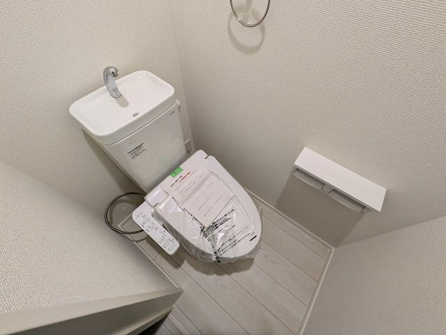 八王子市　館町　新築一戸建て　２４ー１期のトイレ|～暖房温水洗浄機能付きトイレ　冬場は特に嬉しい機能ですね～